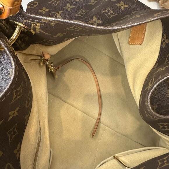 Louis Vuitton Monogram Artsy MM Hobo Model M40249 - Picture 8 of 15